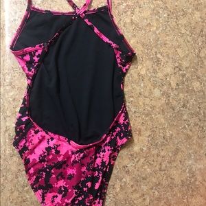 TYR Swim - TYR One piece swim suit TYR Swim - TYR One piece swim suit
